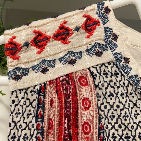 Lucky tank top size medium - Picture 4 of 4